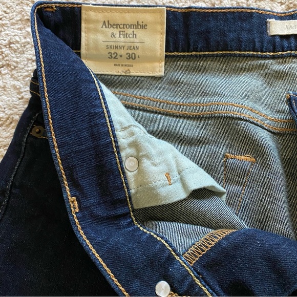 Abercrombie & Fitch 32/30 Dark Wash Skinny Jeans - Picture 3 of 4